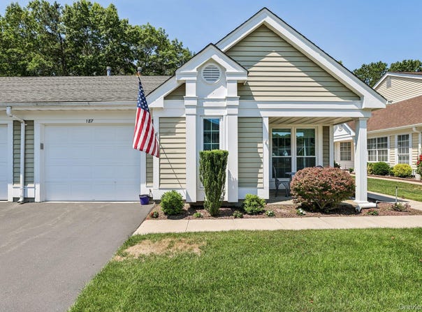 187 Glen Drive, Ridge, NY 11961