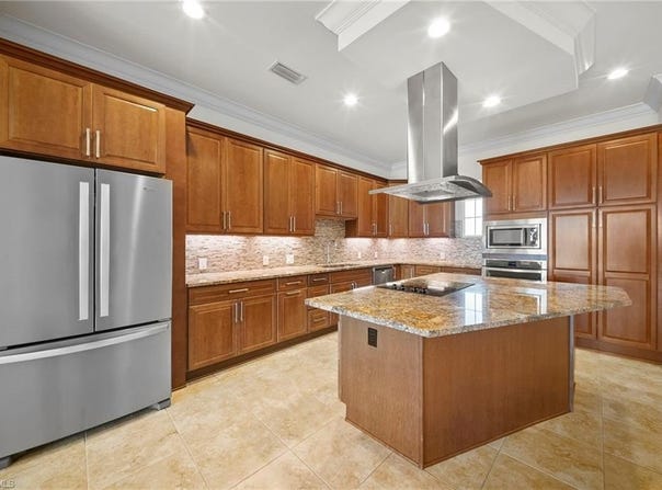 21450 Strada Nuova Cir, ESTERO, FL 33928
