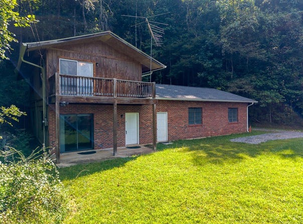 351 Browning Rd, Sylva, NC 28779