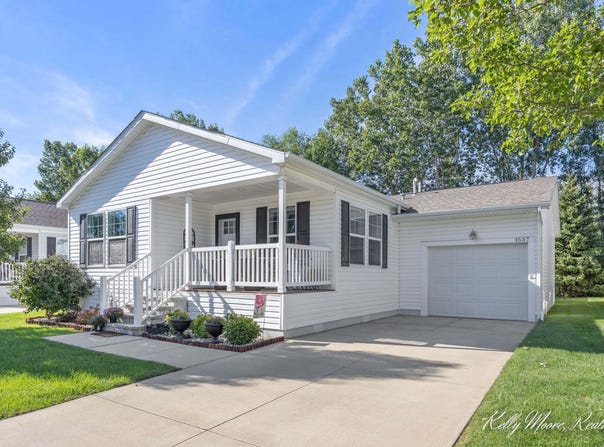 1537 N TEAL WATERS DRIVE, JENISON, MI 49428