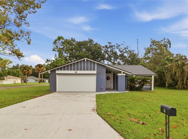 7 CARR Lane, PALM COAST, FL 32137
