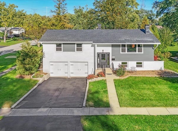 6300 Winston Drive, Woodridge, IL 60517