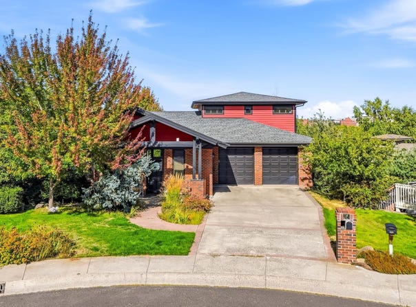 620 SE Edge Knoll Dr, Pullman, WA 99163