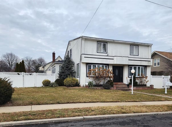883 McKenna Avenue, Baldwin, NY 11510