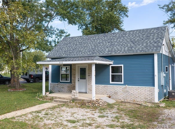 453 W 11th Street, Eldon, MO 65026