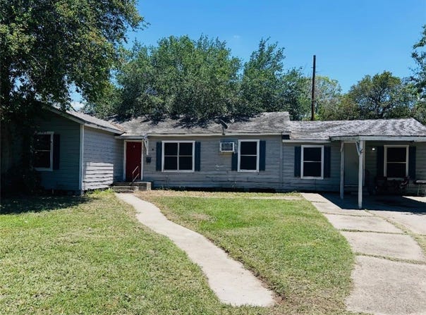 1152 E 4th Street, Alice, TX 78332