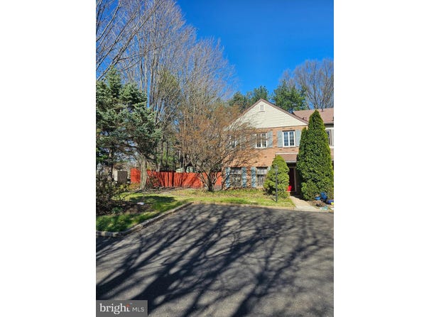 176 KENTON, LANGHORNE, PA 19047