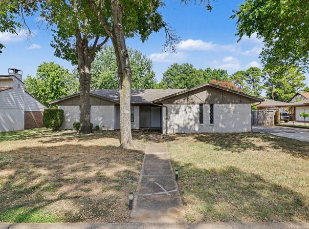 826 Glacier Lane, Grapevine, TX 76051