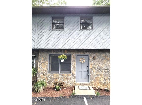 348 River Road, Bluff City, TN 37618