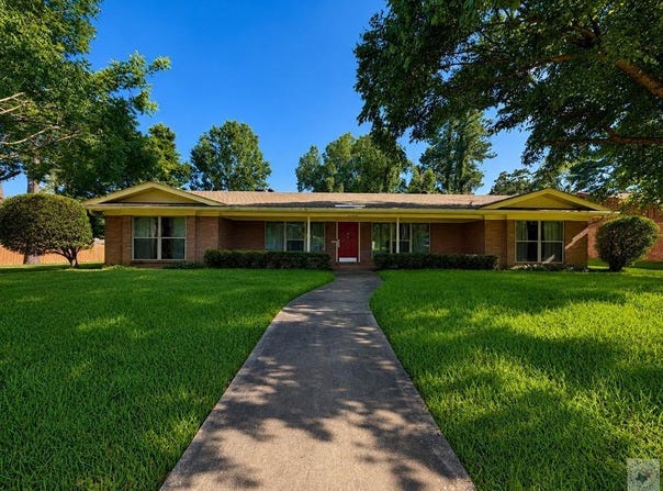 1403 Palm Dr, Texarkana, TX 75503