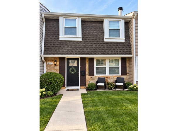 2112 Stanley Court, Schaumburg, IL 60194