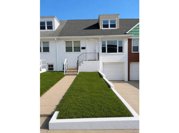 664 W Broadway, Long Beach, NY 11561