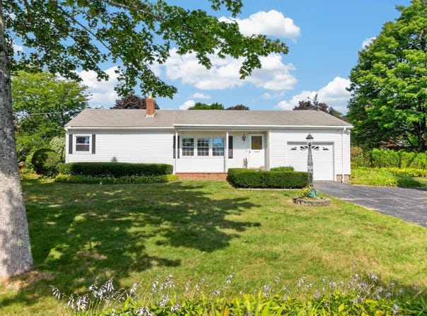 17 Chapel Street, Gardner, MA 01440