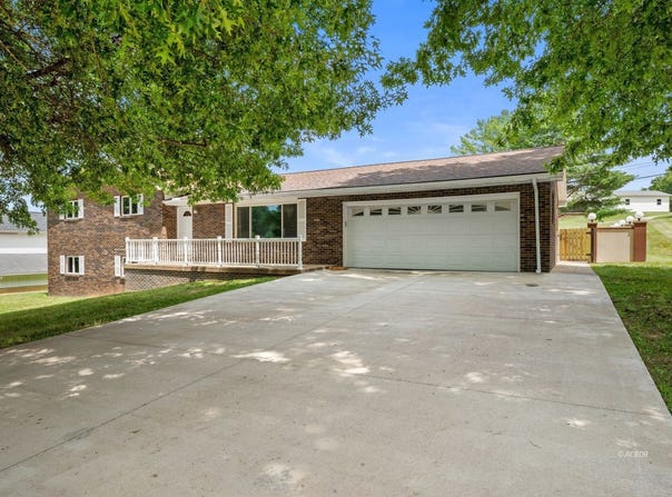 76 Debbie Dr, Gallipolis, OH 45631