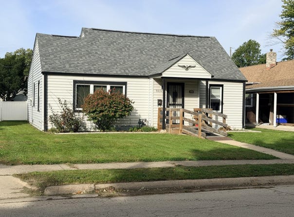 5032 Illinois Street, LOVES PARK, IL 61111
