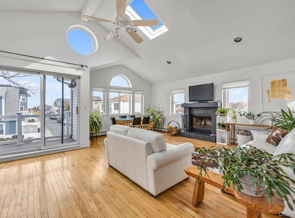 804 E Chester Street, Long Beach, NY 11561