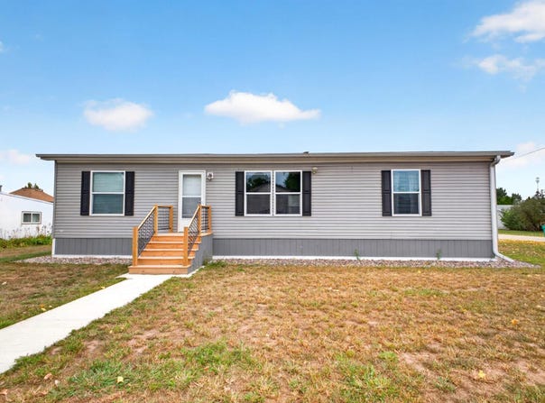 400 E Baldwin Avenue, Kellogg, MN 55945
