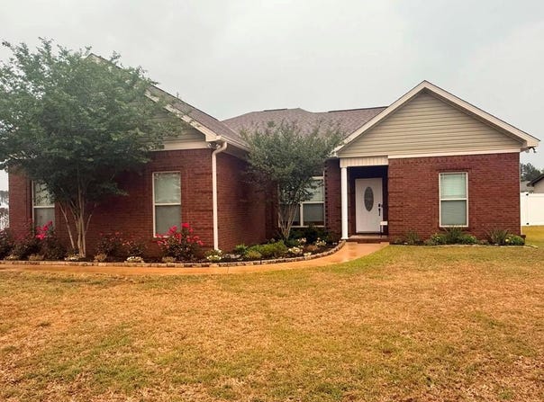 304 Chase Ridge Dr, Dothan, AL 36301
