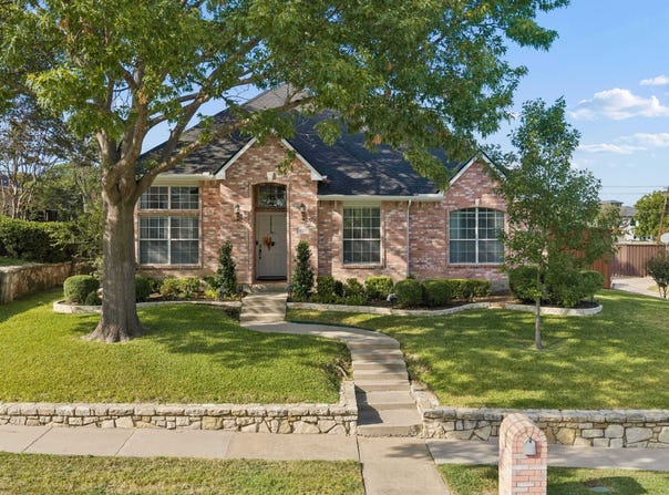 5213 Saint Charles Drive, Rowlett, TX 75088