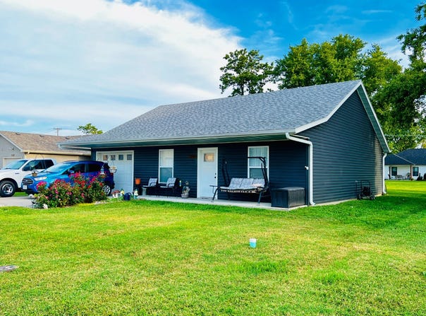 710 E South St, Centralia, MO 65240