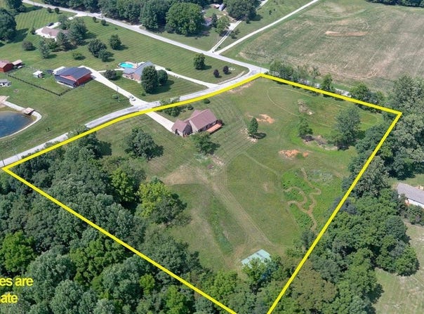 65 Arvin Avenue, Brandenburg, KY 40108