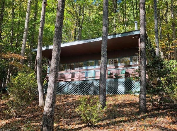4091 Big Ivy Road, Purlear, NC 28665