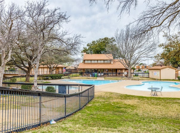 2016 Westbain Drive, Arlington, TX 76015