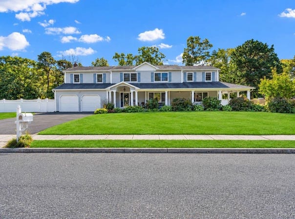 12 Brooktree Court, Bohemia, NY 11716