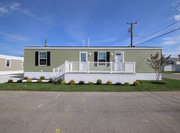 53 O'Brien Ave, Egg Harbor Twp, NJ 08234