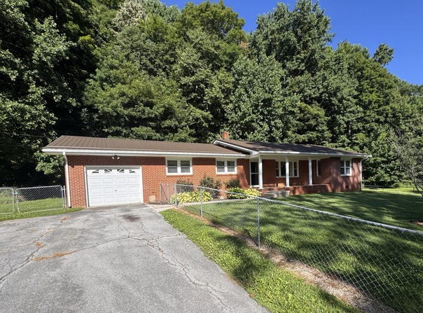248 Burbank Road, Roan Mountain, TN 37687