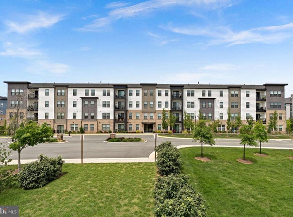42874 FIREFLY SONATA Terrace, ASHBURN, VA 20148