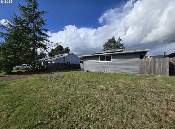 158 ALTURAS Dr, Kelso, WA 98626