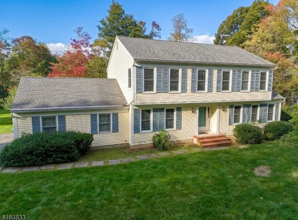 8 Kerry Pl, Mount Olive Twp., NJ 07836-9732