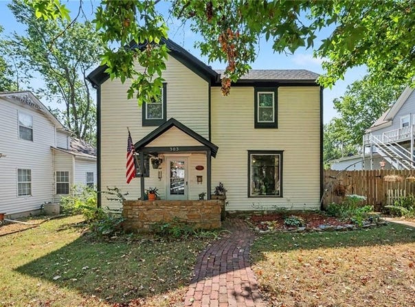 303 E Wea Street, Paola, KS 66071