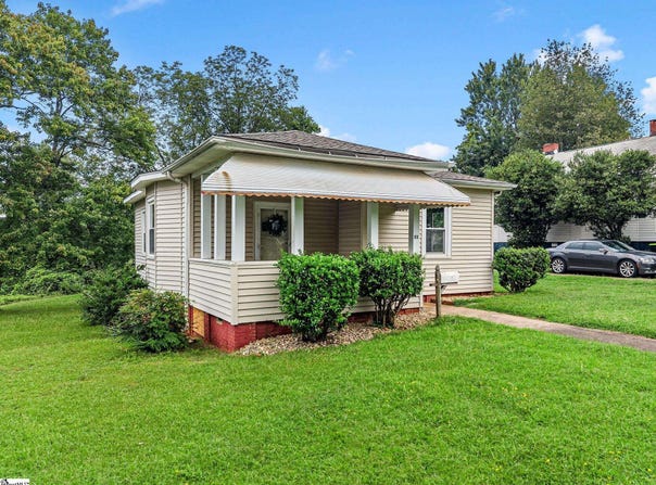 33 Lawrence Street, Lyman, SC 29365