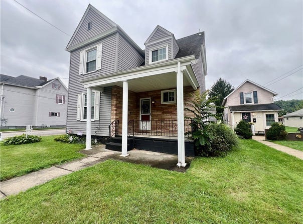 920 Dewey Ave, New Castle, PA 16101