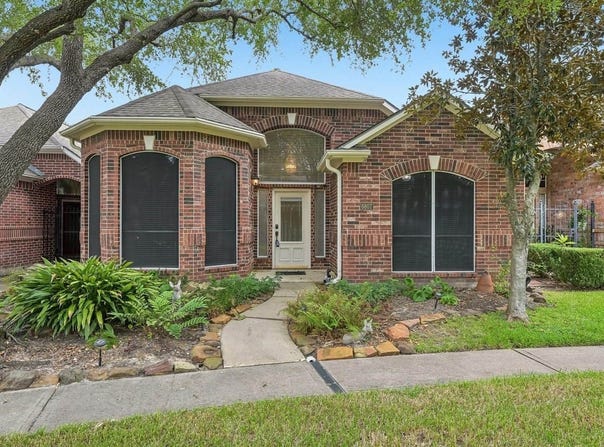 6807 Tournament Drive, Houston, TX 77069