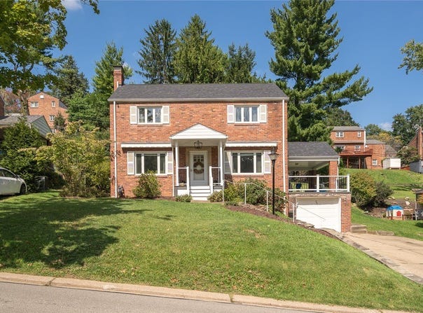 131 E Bruceton Rd, Pleasant Hills, PA 15236