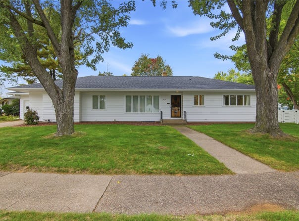 404 W MacArthur Avenue, Eau Claire, WI 54701