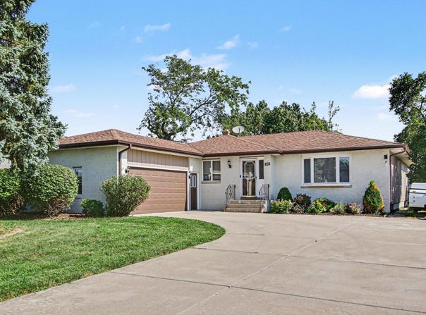 125 Mulberry Lane, Schererville, IN 46375