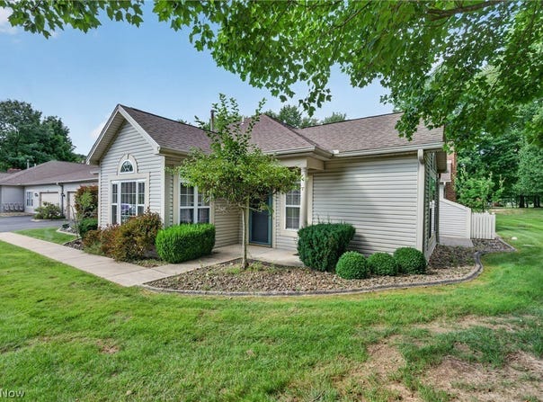 5645 Clingan Road, Struthers, OH 44471