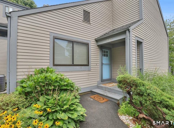 542 Pilgrim Harbor, Wallingford, CT 06492