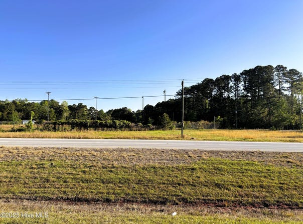 657 Freedom Way, Midway Park, NC 28544