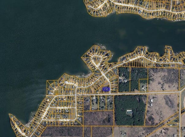 104 Cannes Drive, Brooklyn, MI 49230