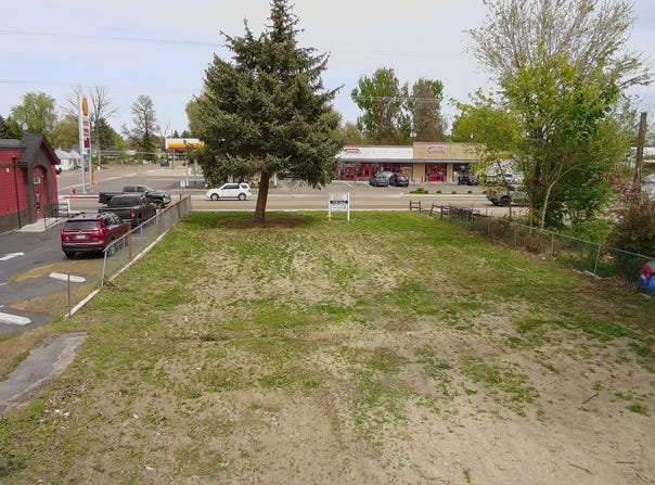 8 E Main St, Middleton, ID 83644