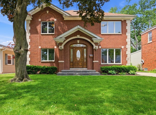 1236 S Brophy Avenue, Park Ridge, IL 60068
