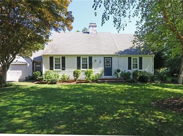 5 North Drive, Middletown, RI 02842