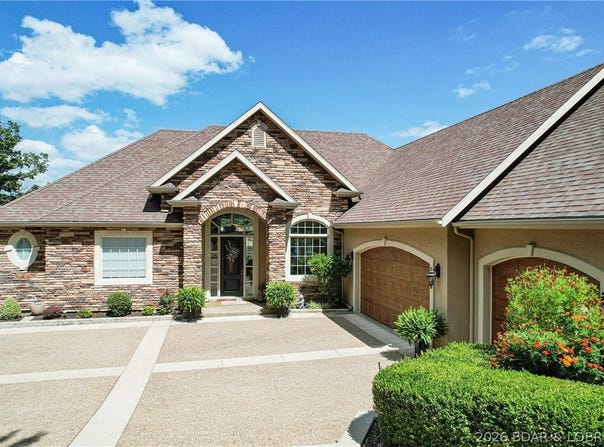 1163 Beacon Pointe Circle, Lake Ozark, MO 65049