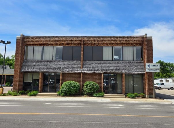 600 BUSSE Highway, Park Ridge, IL 60068