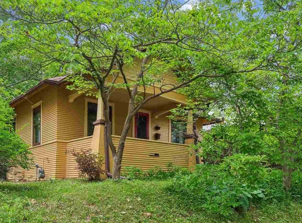 707 Rundell St, IowaCity, IA 52240